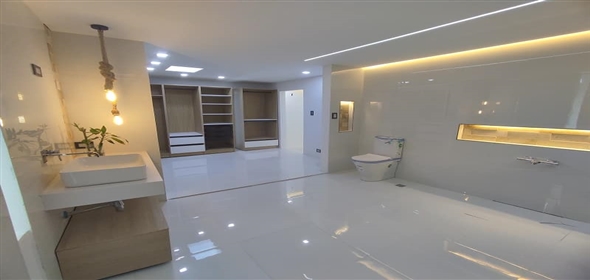 Urb. La Trigaleña, Lower Area Valencia Carabobo, 2001 | Two-Level House for Sale, Urb. La Trigaleña