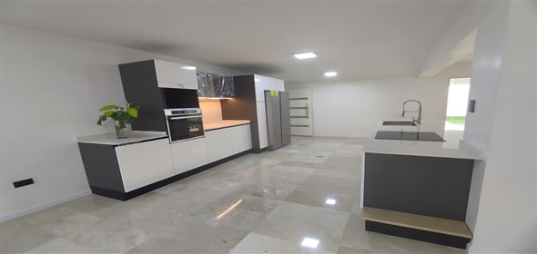 Urb. La Trigaleña, Lower Area Valencia Carabobo, 2001 | Two-Level House for Sale, Urb. La Trigaleña