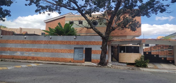 Res Athenas, Urbanization El Parral Valencia Carabobo, 2001 | Townhouse in Res. Athenas, Furnished - Townhouse en Res Athenas, Amoblado