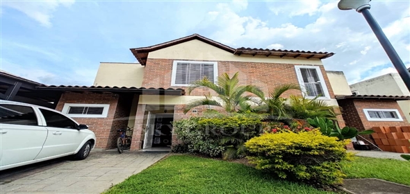 Conjunto Residencial Villa Orense El Rincón Valencia Carabobo, 2001 | Beautiful  townhouse