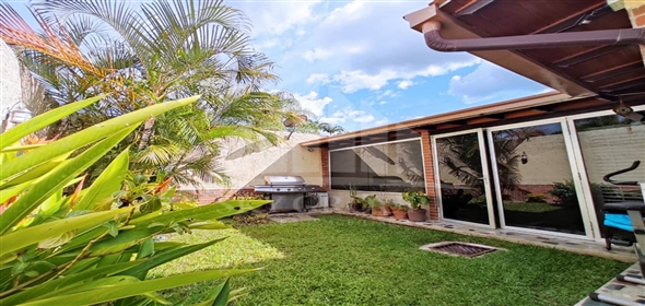 Conjunto Residencial Villa Orense El Rincón Valencia Carabobo, 2001 | Beautiful  townhouse