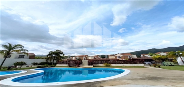 Conjunto Residencial Villa Orense El Rincón Valencia Carabobo, 2001 | Beautiful  townhouse