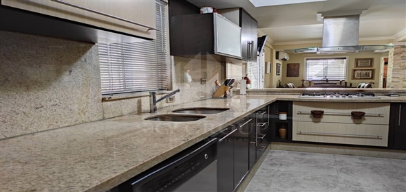 Conjunto Residencial Villa Orense El Rincón Valencia Carabobo, 2001 | Beautiful  townhouse