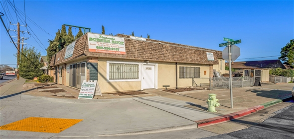 2127 Middlefield Rd Redwood City California, 94063 | Stunning Warehouse/Sale