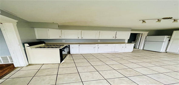3355 West 43rd Street Cleveland Ohio, 44109 | Seller Financing Available (9.4% CAP RATE) The Fulton Apartments FOR SALE! (10-UNITS)