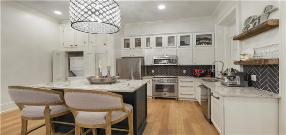 828 St Charles Avenue Unit 2. New Orleans Louisiana, 70130 | Condo/Sale/Residential