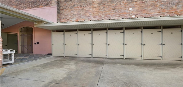 828 St Charles Avenue Unit 2. New Orleans Louisiana, 70130 | Condo/Sale/Residential