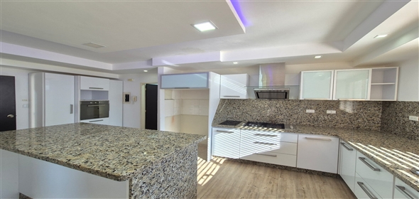 Bahia platium Valencia Carabobo, 2001 | Exclusive apartment