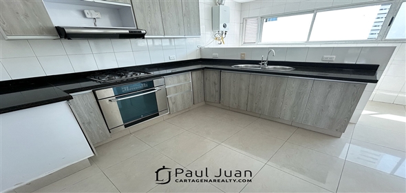 Corner of Piñango Avenue and 10th.  Bolivar, 130001 | Exclusive apartment