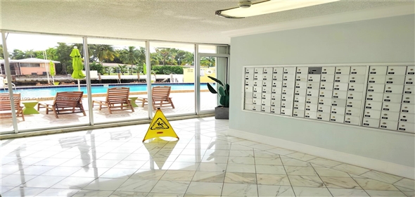 2020 NE 135th St # 506 North Miami Florida, 33181 | Attractive Condo
