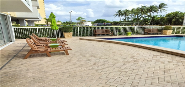 2020 NE 135th St # 506 North Miami Florida, 33181 | Attractive Condo