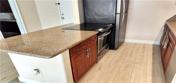 2020 NE 135th St # 506 North Miami Florida, 33181 | Attractive Condo