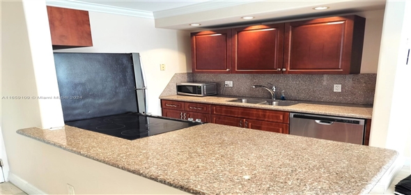 2020 NE 135th St # 506 North Miami Florida, 33181 | Attractive Condo