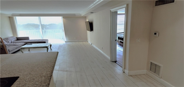 2020 NE 135th St # 506 North Miami Florida, 33181 | Attractive Condo