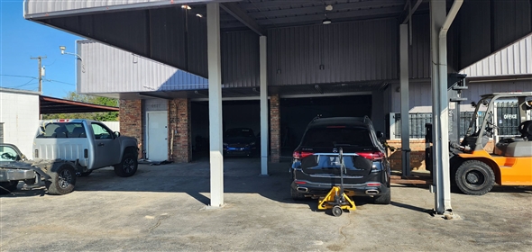 4445 Jefferson Blvd Dallas Texas, 75211 | 2 Auto sales Businesses with Auto Repair Facilities