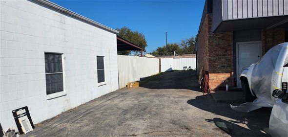 4445 Jefferson Blvd Dallas Texas, 75211 | 2 Auto sales Businesses with Auto Repair Facilities