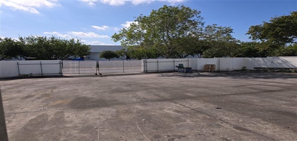 12438 Wiles Rd Coral Springs Florida, 33076 | Beautiful Warehouse Office