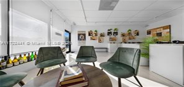2207 SW 22nd St Miami Florida, 33145 | Beautiful free Standing Space