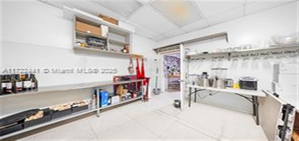 2207 SW 22nd St Miami Florida, 33145 | Beautiful free Standing Space