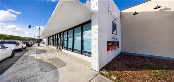 2207 SW 22nd St Miami Florida, 33145 | Beautiful free Standing Space