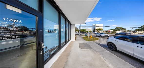 2207 SW 22nd St Miami Florida, 33145 | Beautiful free Standing Space