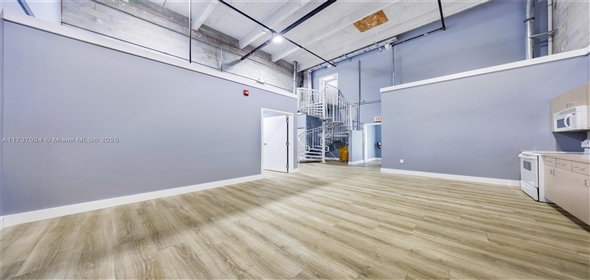 11383 NW 122nd St # 9 Medley Florida, 33178 | Beautiful Free Standing Space