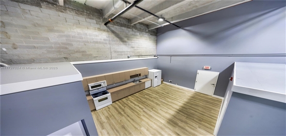 11383 NW 122nd St # 9 Medley Florida, 33178 | Beautiful Free Standing Space