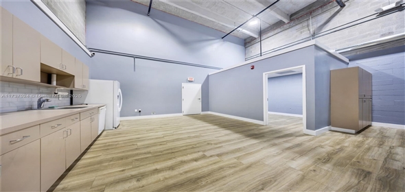 11383 NW 122nd St # 9 Medley Florida, 33178 | Beautiful Free Standing Space