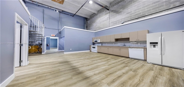 11383 NW 122nd St # 9 Medley Florida, 33178 | Beautiful Free Standing Space