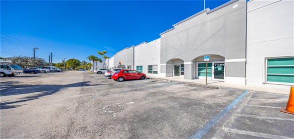 11383 NW 122nd St # 9 Medley Florida, 33178 | Beautiful Free Standing Space
