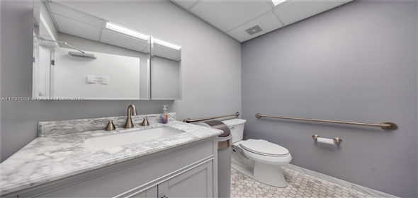 11383 NW 122nd St # 9 Medley Florida, 33178 | Beautiful Free Standing Space