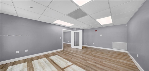 11383 NW 122nd St # 9 Medley Florida, 33178 | Beautiful Free Standing Space