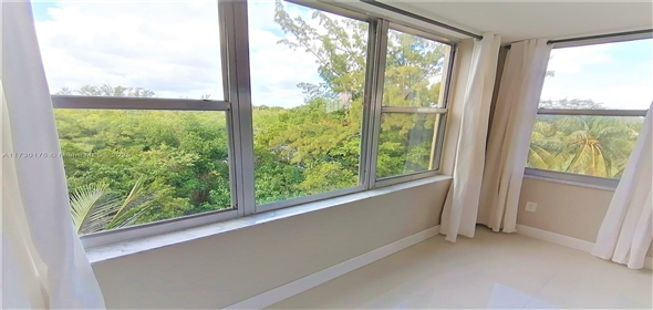 17890 W Dixie Hwy 518 Hwy # 518 North Miami Beach Florida, 33160 | Amazing Condo