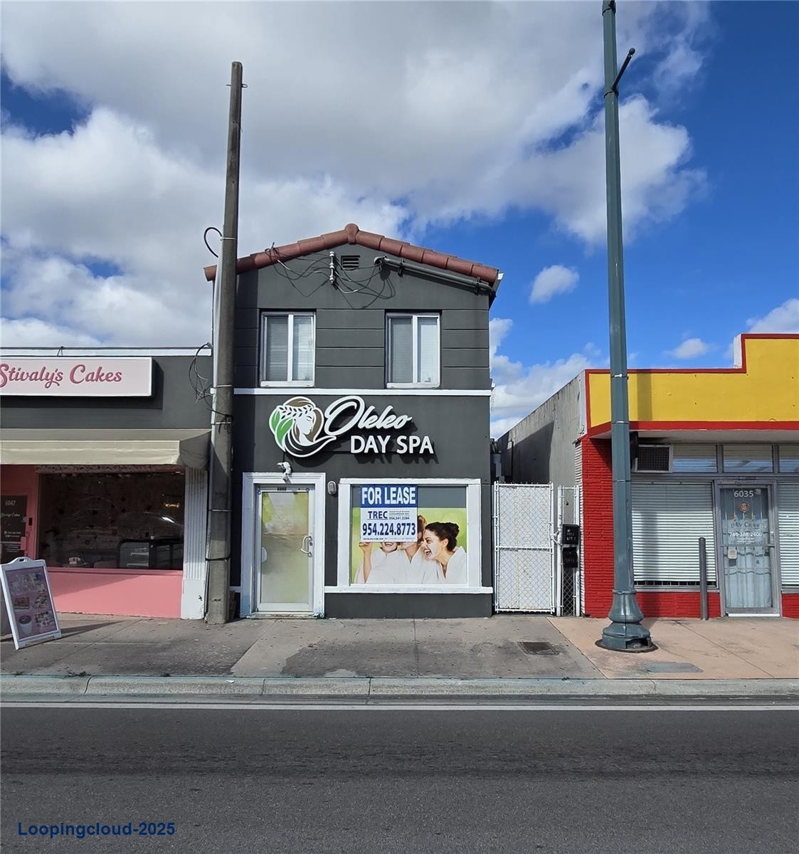 Beautiful Free Standing Space