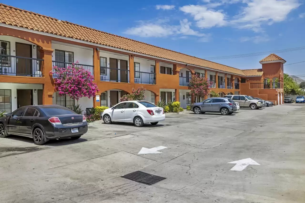 Econo Lodge Hotel - Prime Investment Opportunity in Moreno Valley, CA