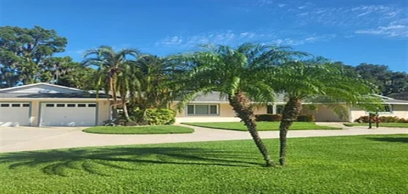 1101 Lakeshore Blvd Tavares Florida, 32778 | Stunning Totally Renovated Home