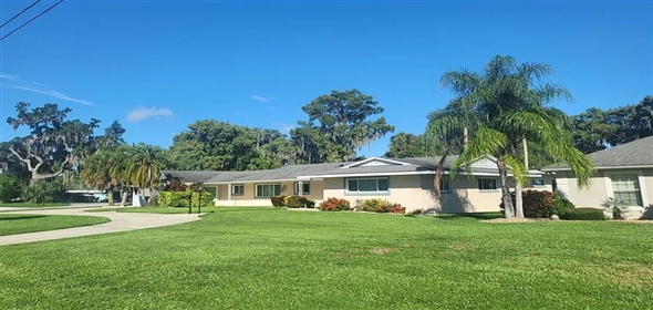 1101 Lakeshore Blvd Tavares Florida, 32778 | Stunning Totally Renovated Home
