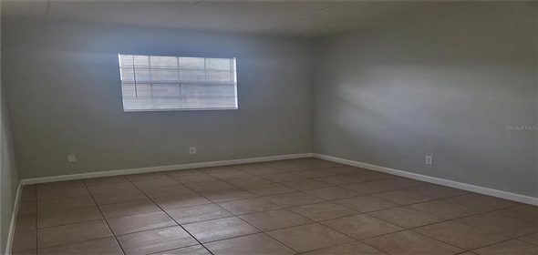 1100 E Caroline St APT 115 Tavares Florida, 32778 | Exclusive Family Home