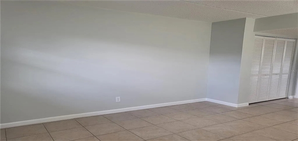 1100 E Caroline St APT 115 Tavares Florida, 32778 | Exclusive Family Home