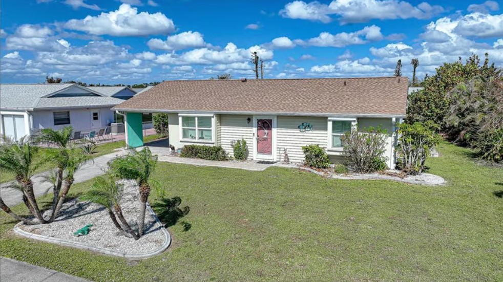 Adorable COASTAL VIBES Home in Gardens of Gulf Cove