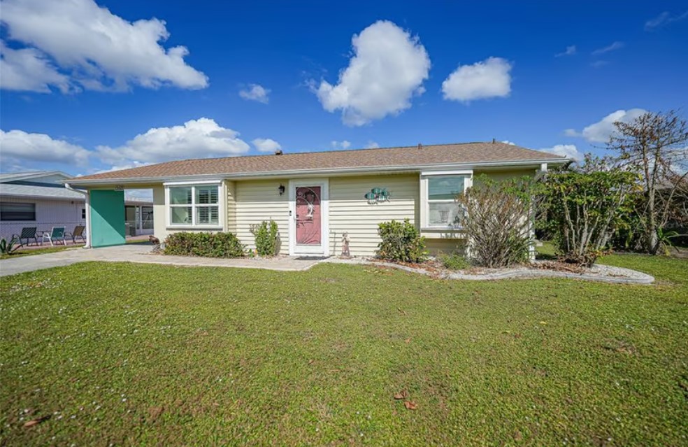 Adorable COASTAL VIBES Home in Gardens of Gulf Cove