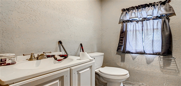 413 N 12th St Haines City Florida, 33844 | Commercial Building