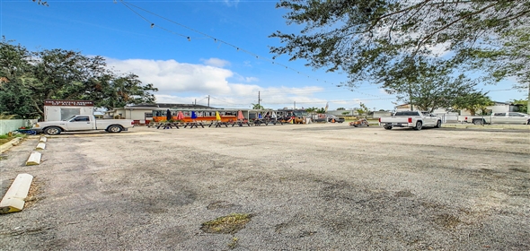 413 N 12th St Haines City Florida, 33844 | Commercial Building
