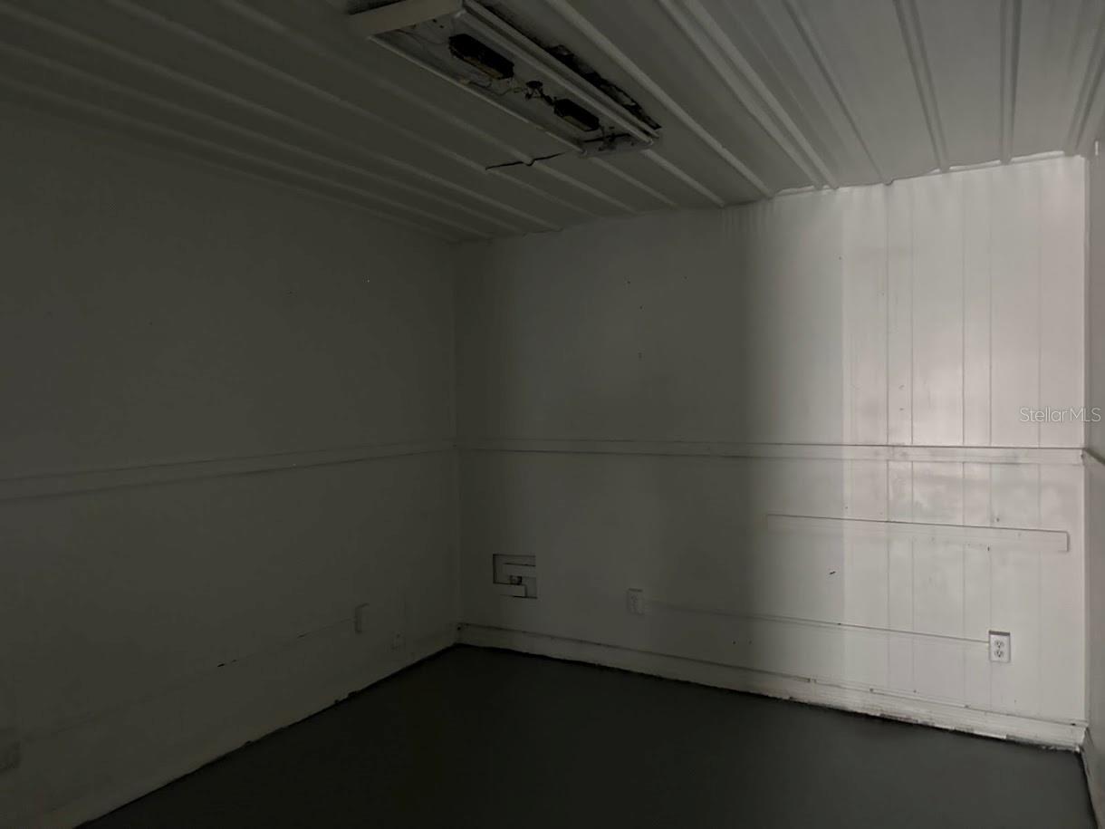 Retail/Office building on busy E Silver Springs Blvd