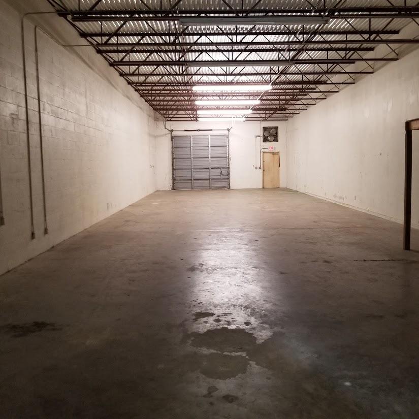 Very Clean Warehouse with 2 offices