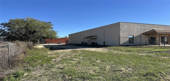 10949 SW 93rd Terrace Ocala Florida, 34481 | Very Clean Warehouse with 2 offices