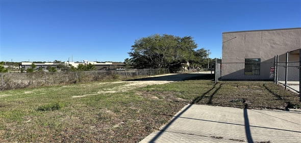 10949 SW 93rd Terrace Ocala Florida, 34481 | Very Clean Warehouse with 2 offices