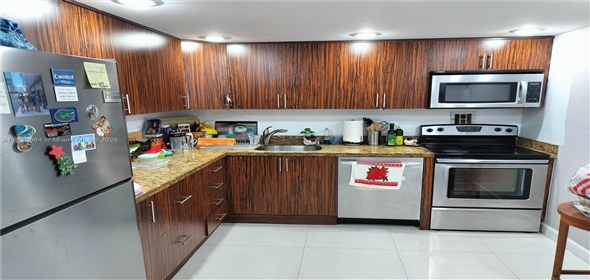 2450 NE 135th St # 812 North Miami Florida, 33181 | Cozy and Beautiful Condo