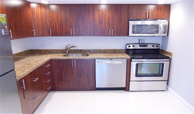 2450 NE 135th St # 812 , North Miami Florida                                                                                              33181