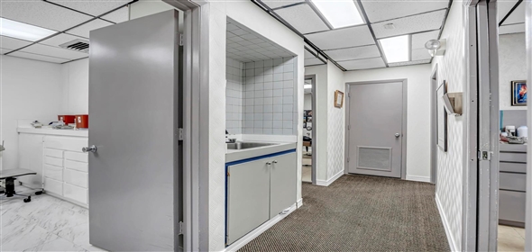 7800 W Oakland Park Blvd # 4B13 Sunrise Florida, 33351 | Beautiful Medical Office